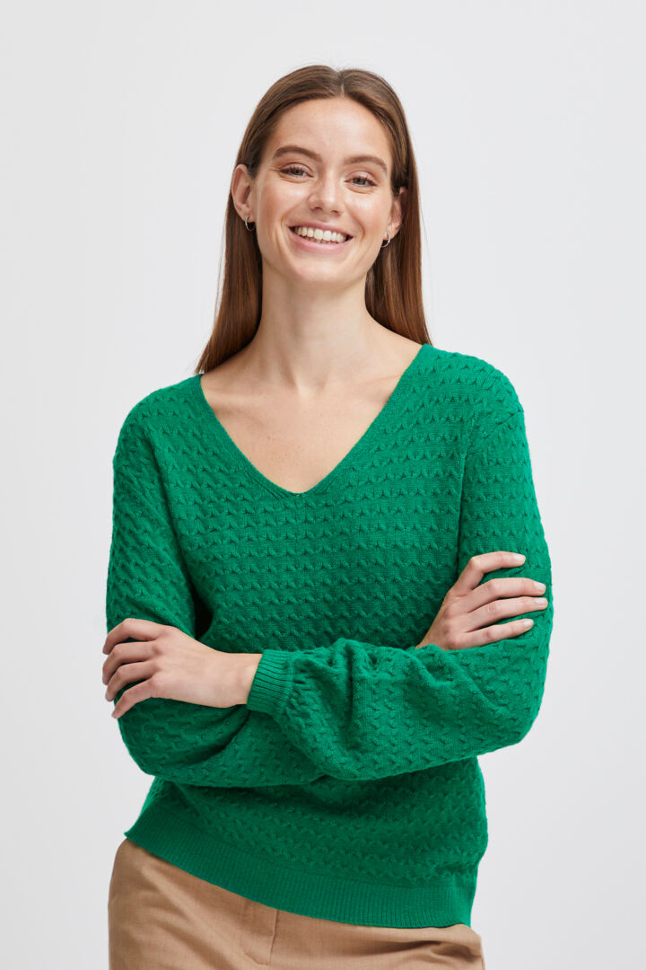 Milo V neck jumper, cadmium green
