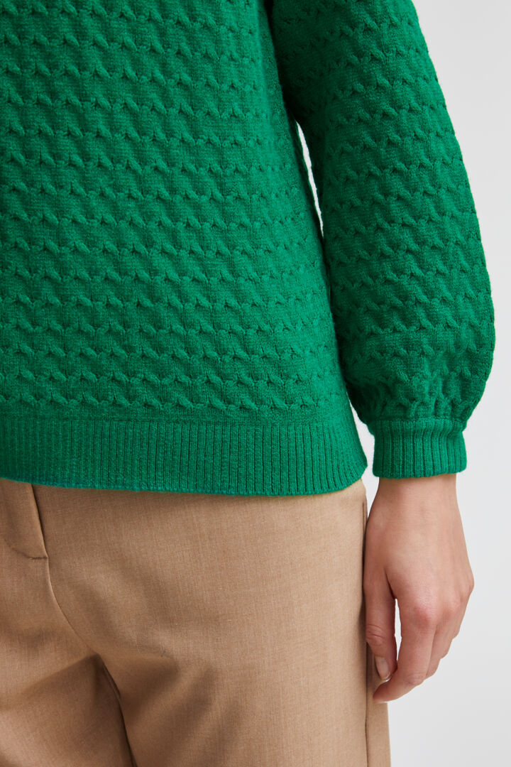 Milo V neck jumper, cadmium green