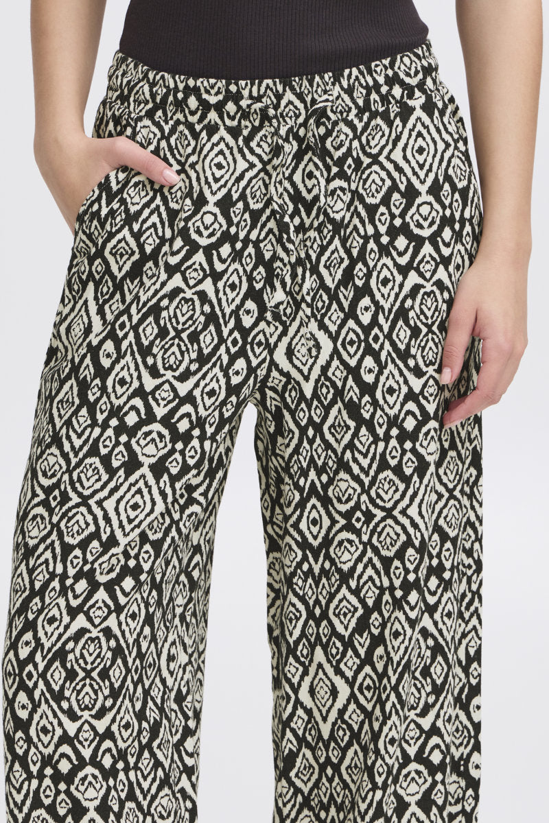 Linno copped trousers, black
