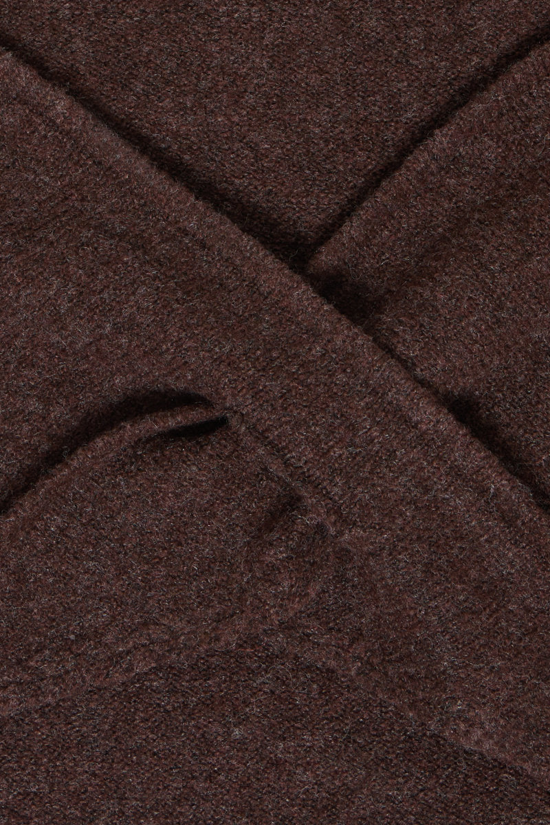 Gry triangle scarf, coffee