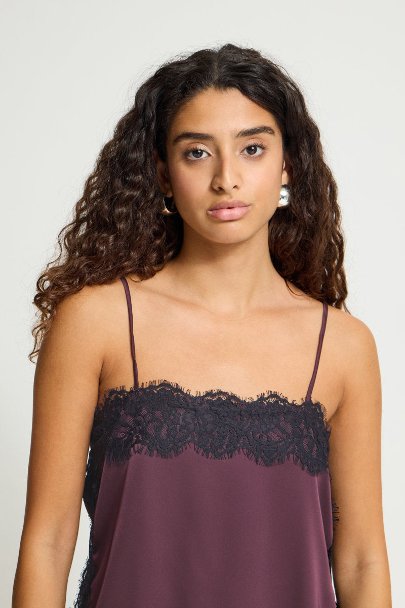 Laccie cami top, plum