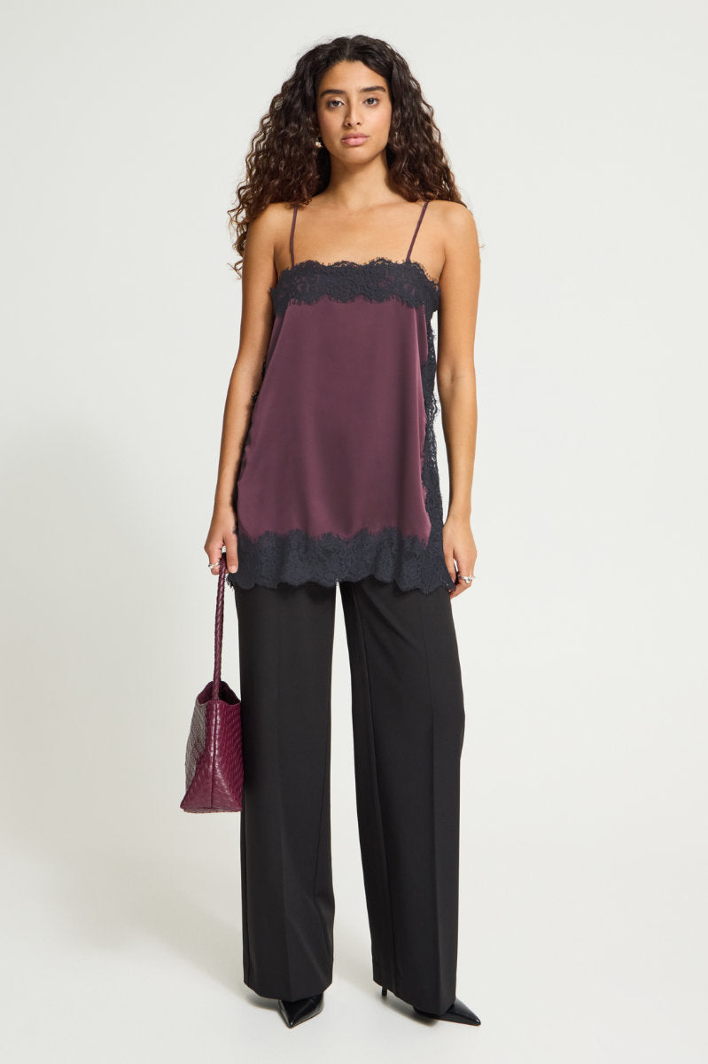 Laccie cami top, plum