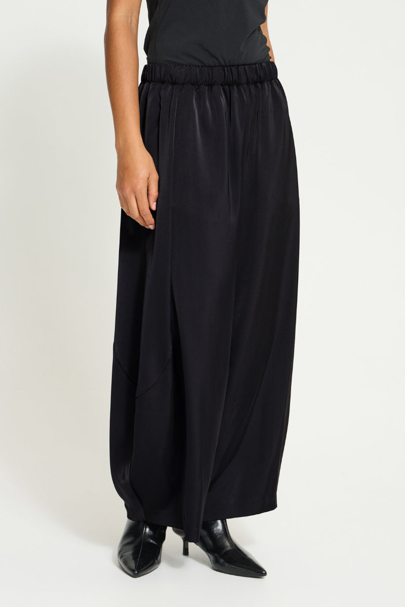Hartley crop barrel leg, black