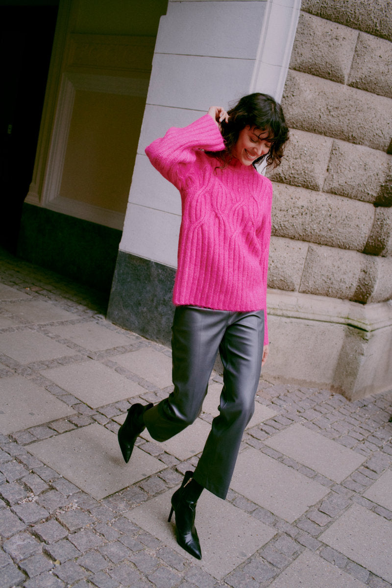 Omicka cable knit jumper, fuchsia