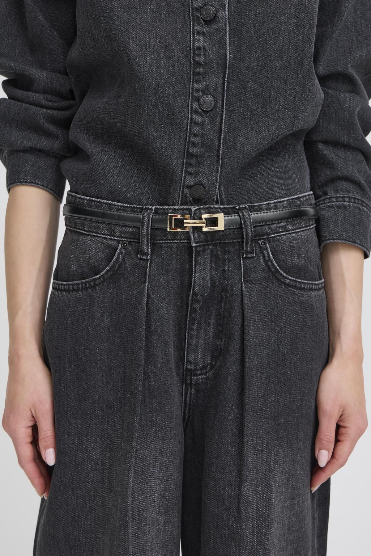 Vizana horsebit belt, black