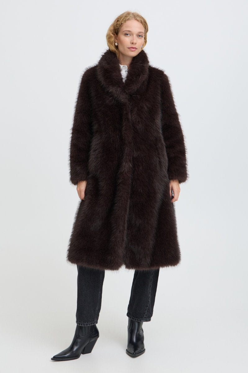 Akaja coat, Chocolate