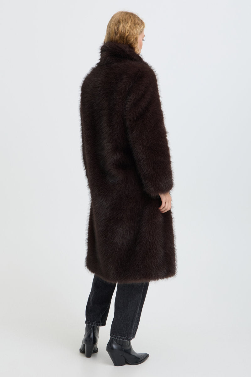 Akaja coat, Chocolate