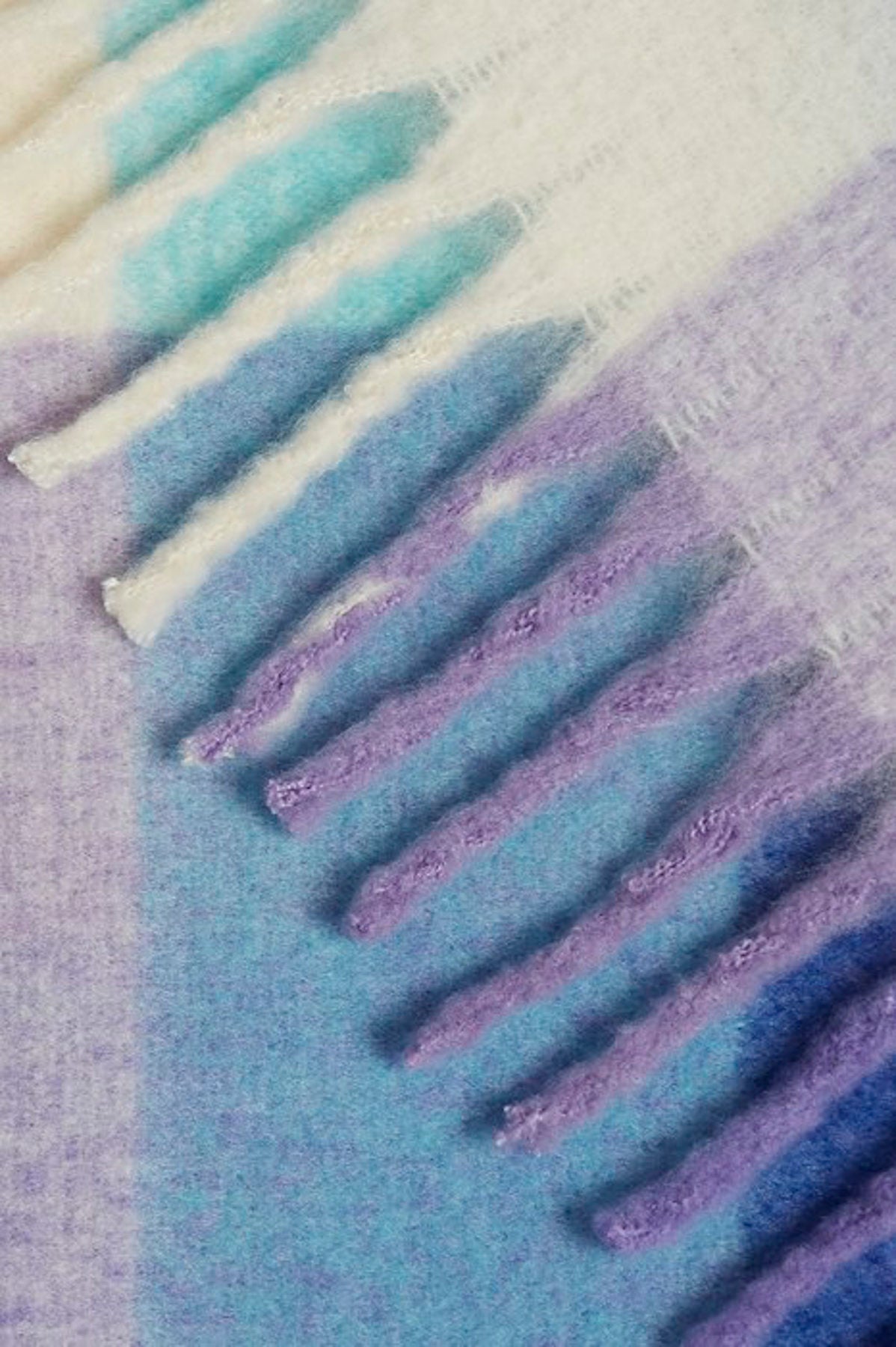 Vigka fluffy scarf, blue