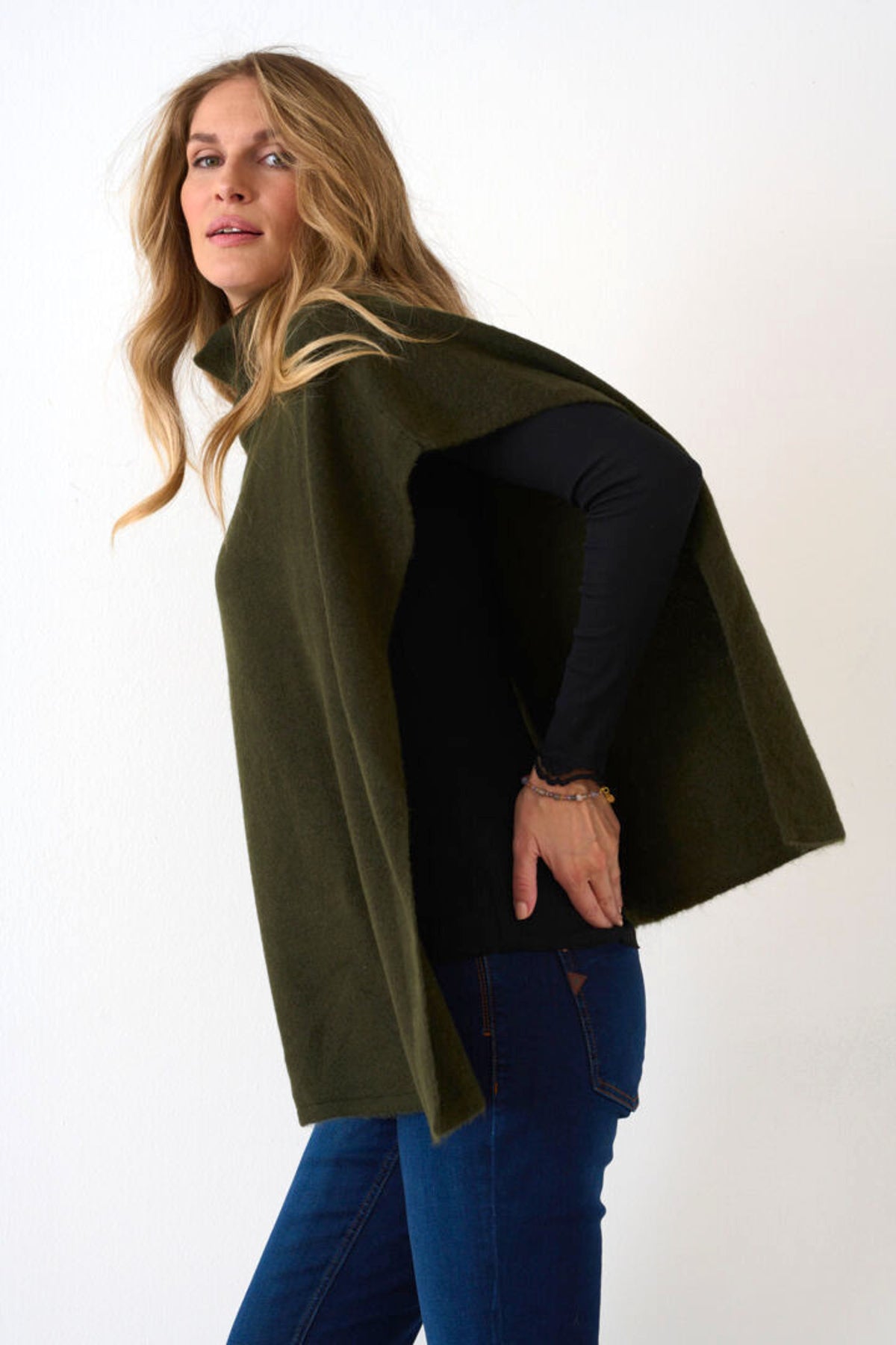 Vessa poncho, dark olive