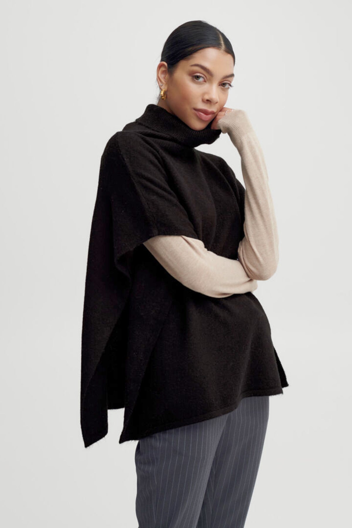 Vessa poncho, black