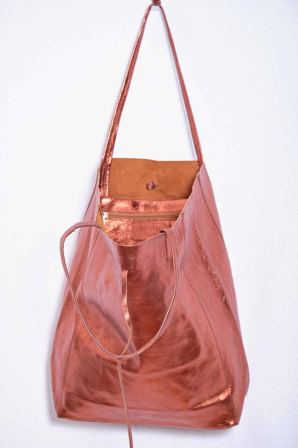 Leather bag, bronze