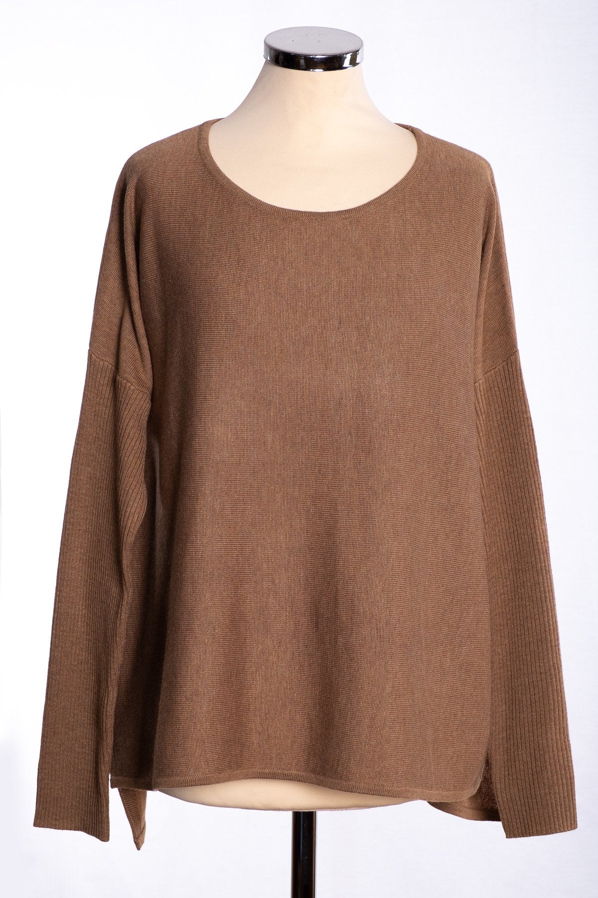 Ginger Toby bow backed jumper, camel, front view