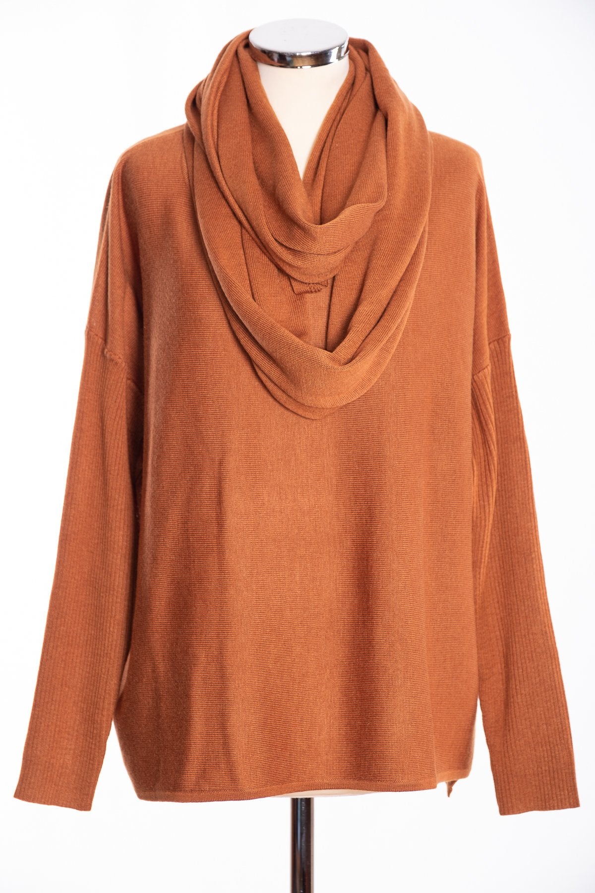 Ginger Toby bow backed jumper, toffee, view with snood