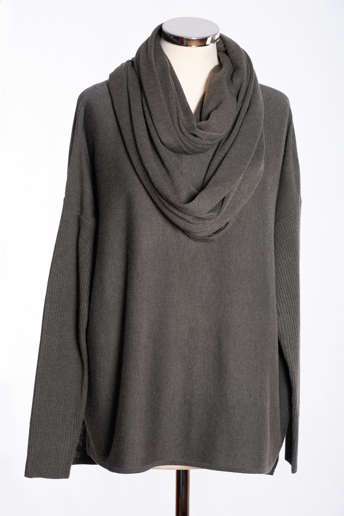 Ginger Toby bow backed jumper, dark green, view with snood