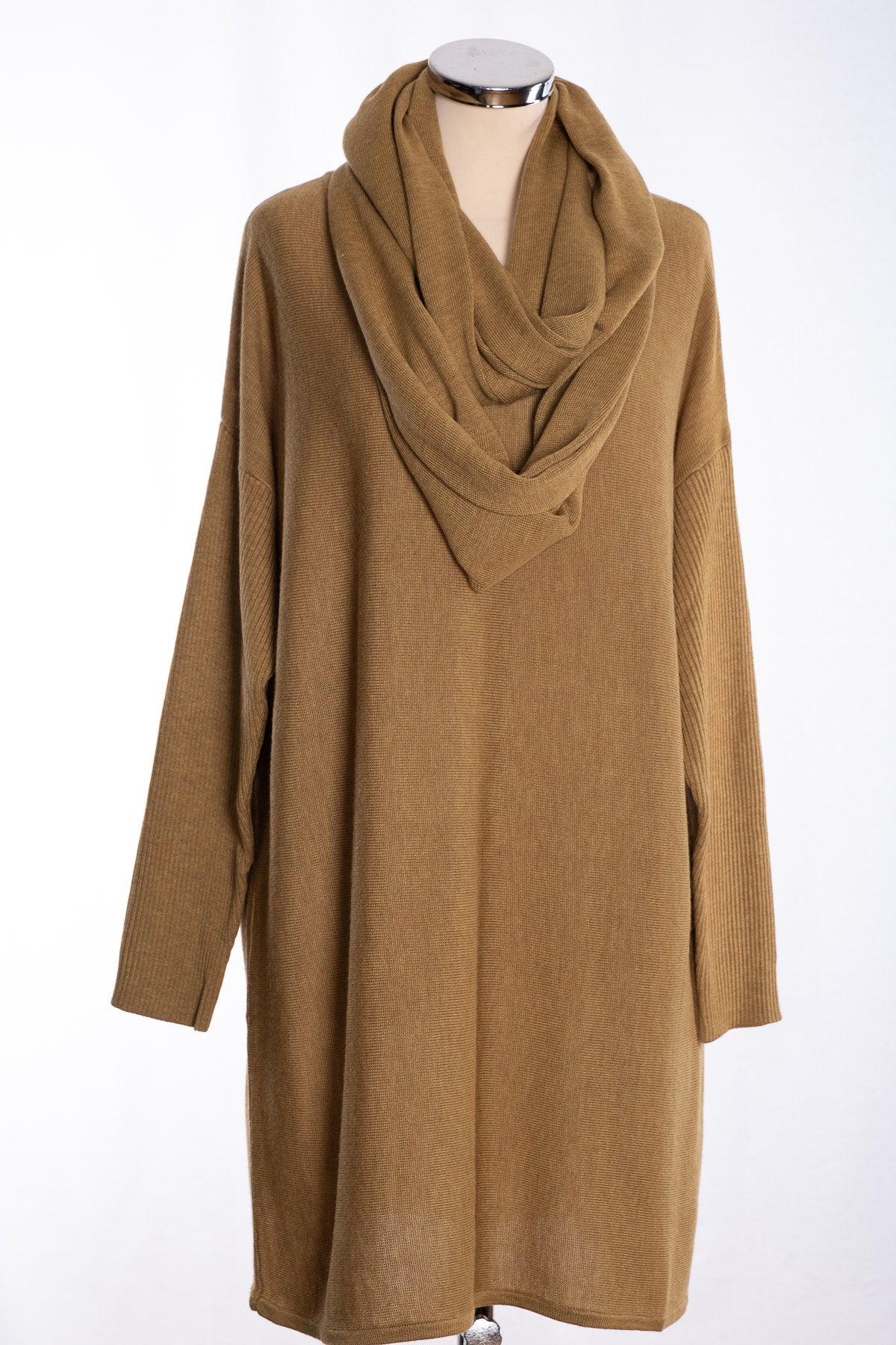 Ginger Toby bow backed tunic, pale olive, view with snood