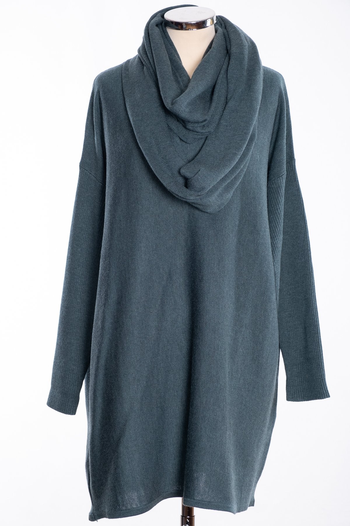 Ginger Toby bow backed tunic, kale, view with snood