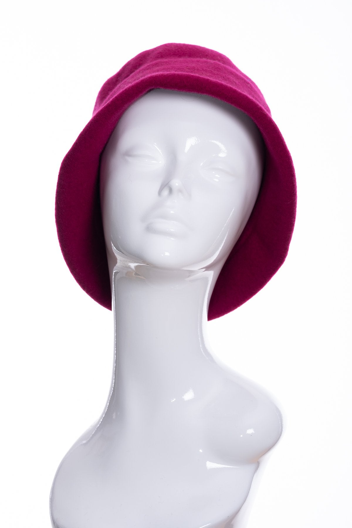 Kopka merino wool cloche hat, raspberry, front view