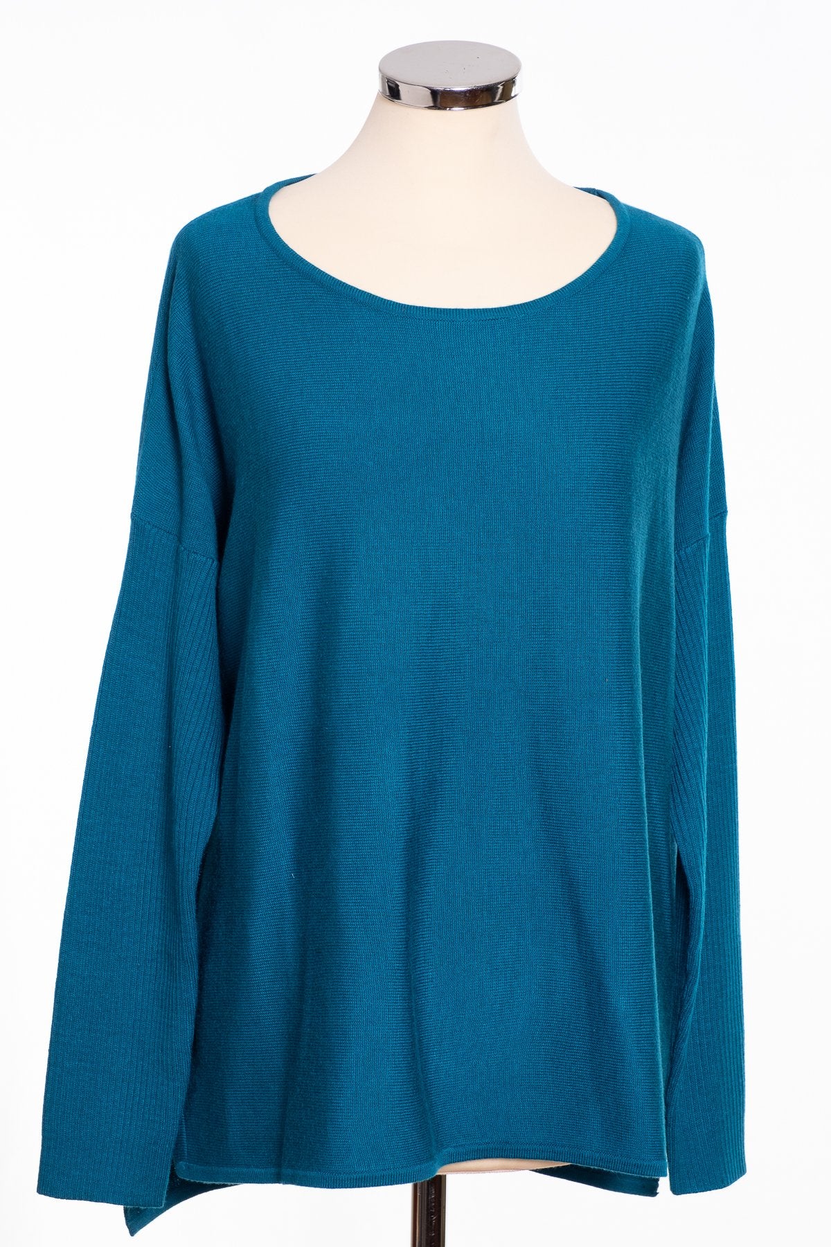 Ginger Toby bow back jumper, teal, front view