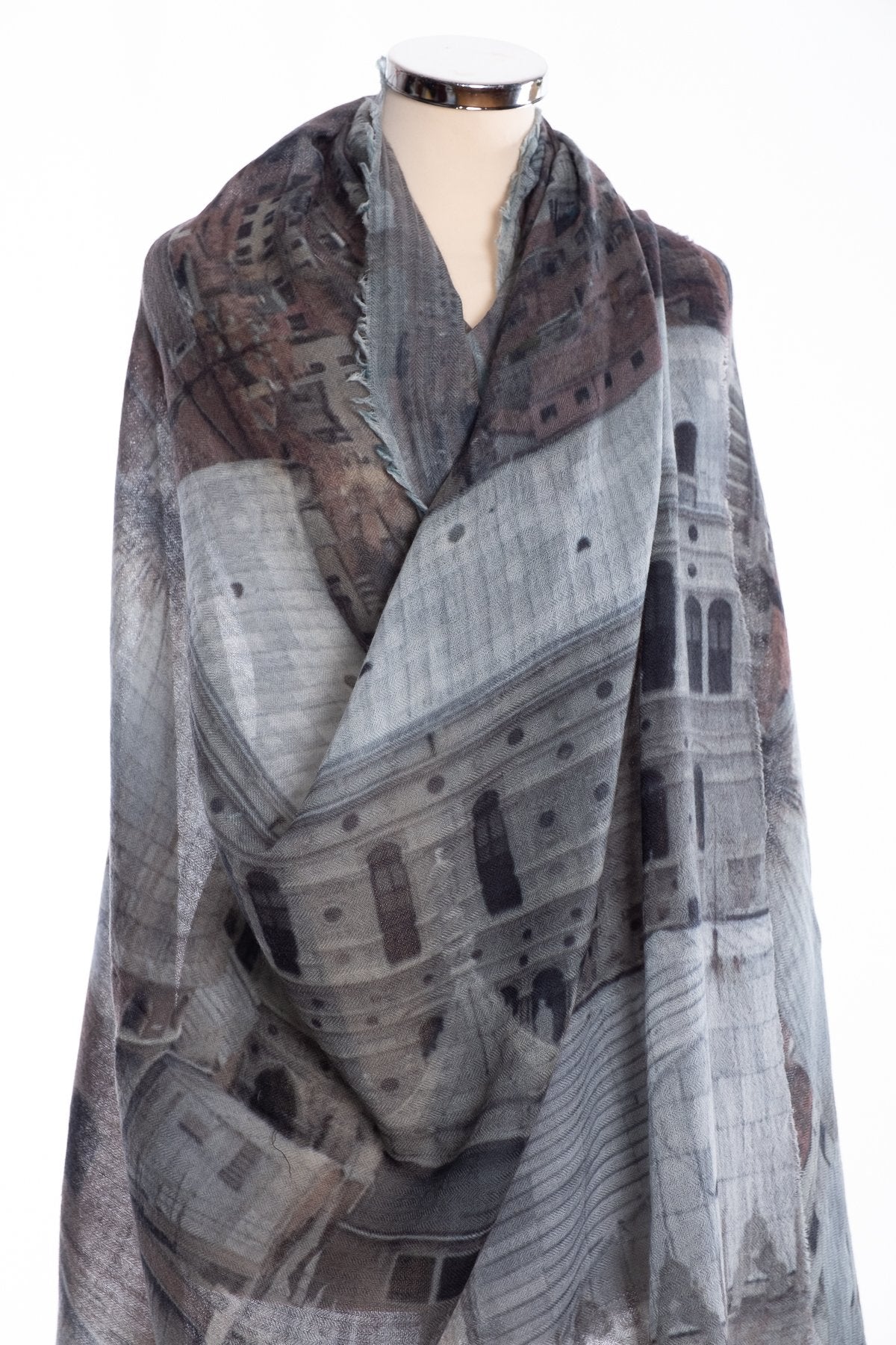 Kapre Venice scarf, grey, wrap view