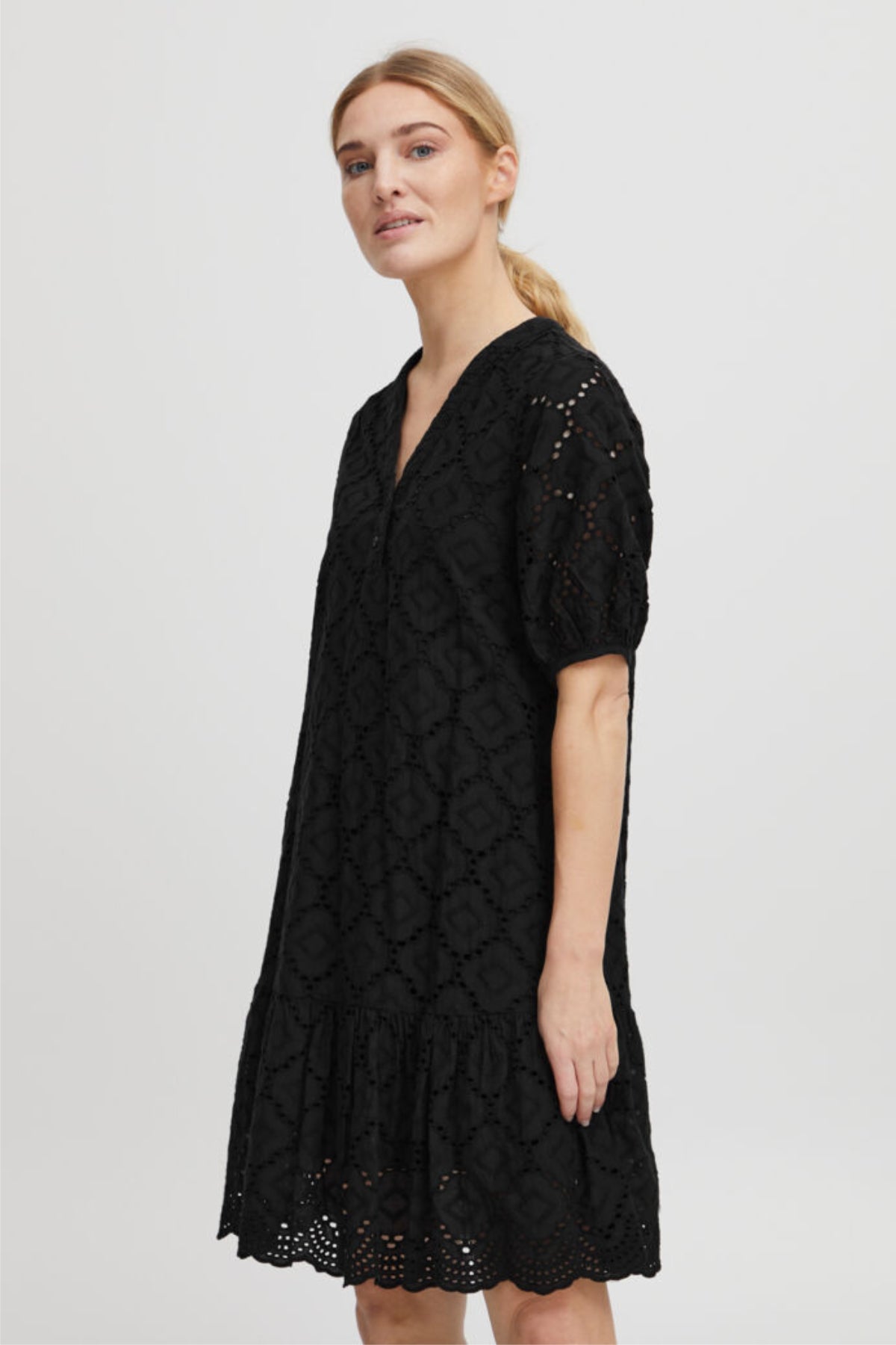 Falie Broderie dress, black