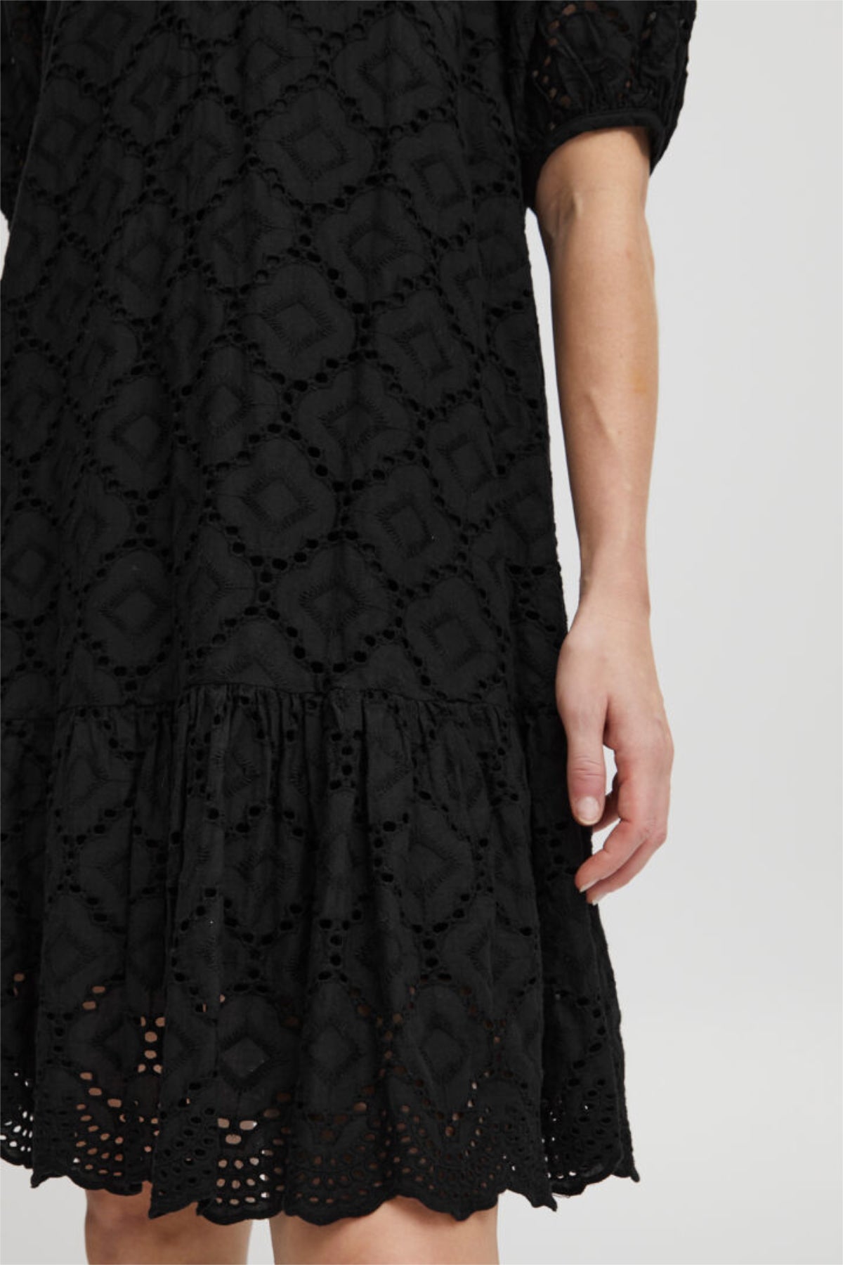 Falie Broderie dress, black