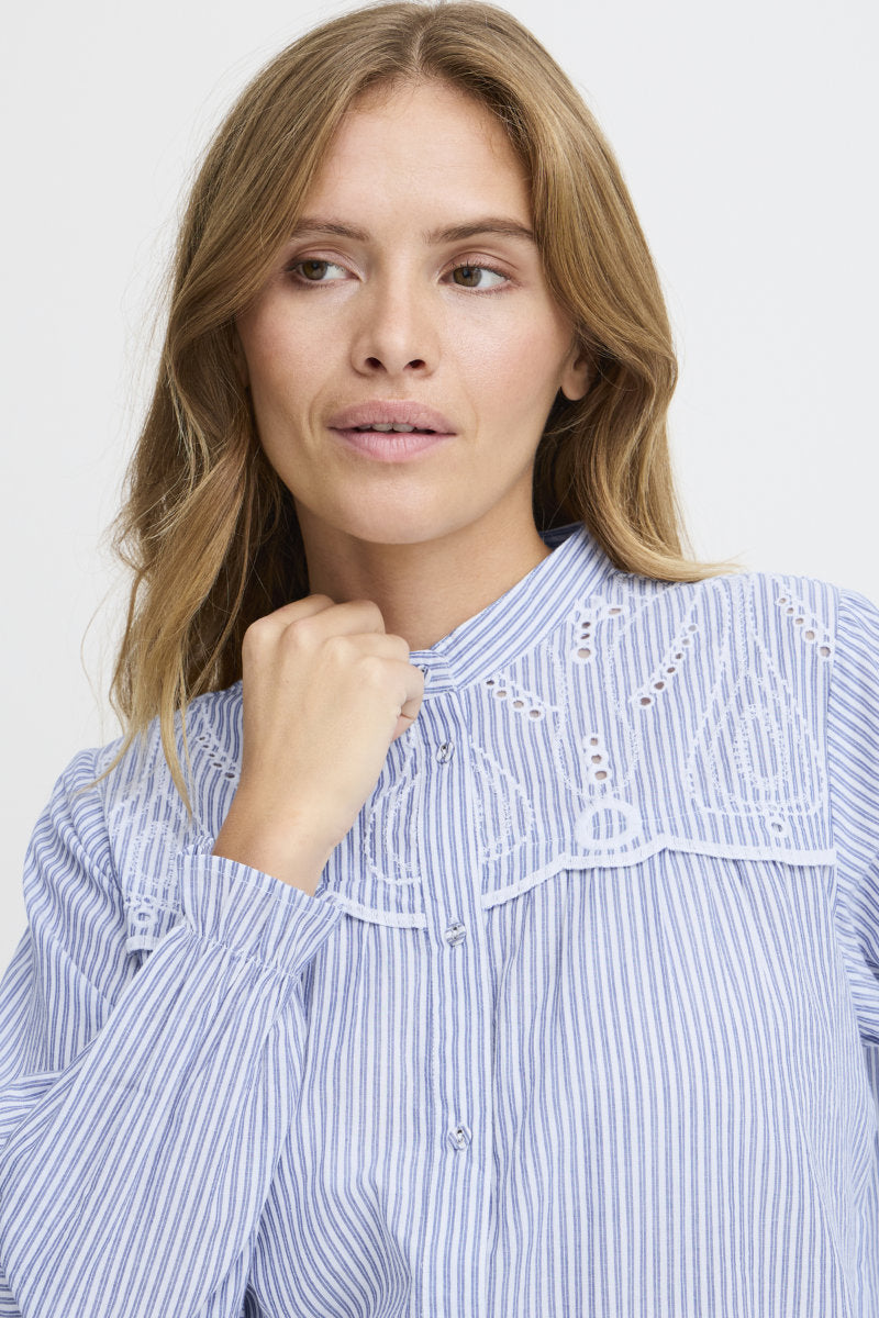 Lydia shirt, powder blue