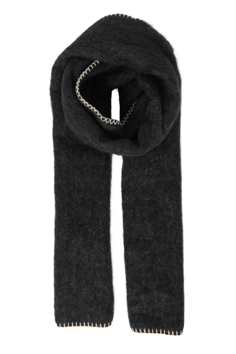 Glebbi scarf black