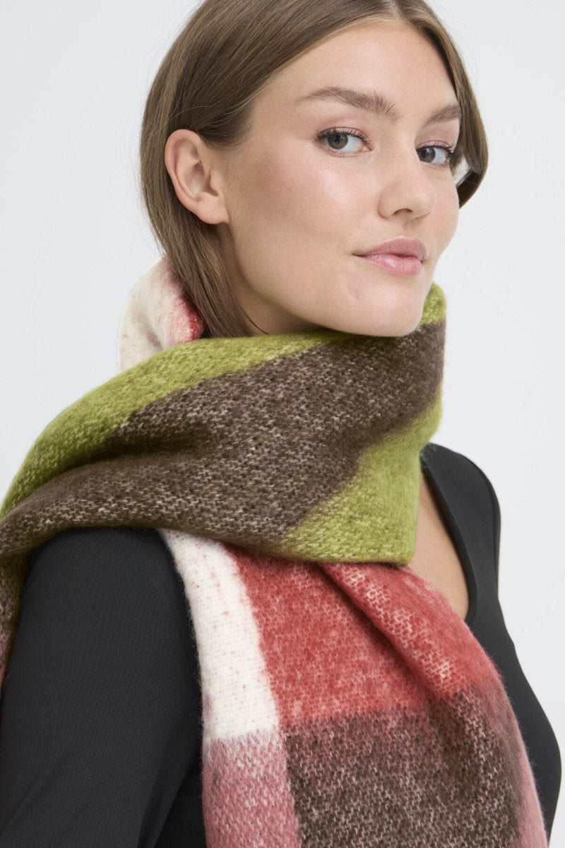 Malfrid scarf, russet olive