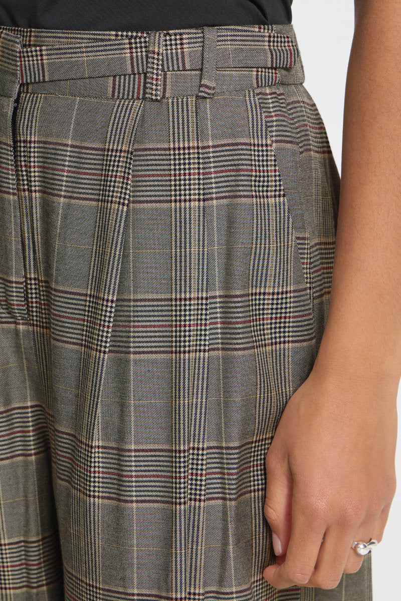 Laito check trousers, black tan