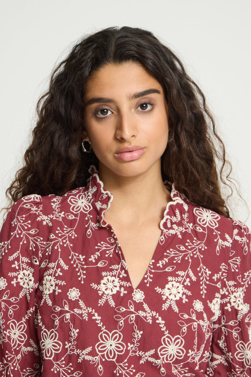 Fulia embroidered blouse, berry