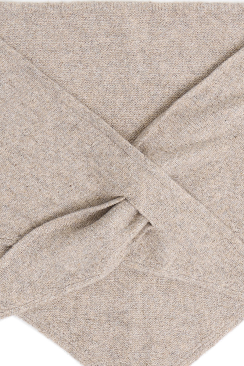 Gry triangle scarf, oatmeal