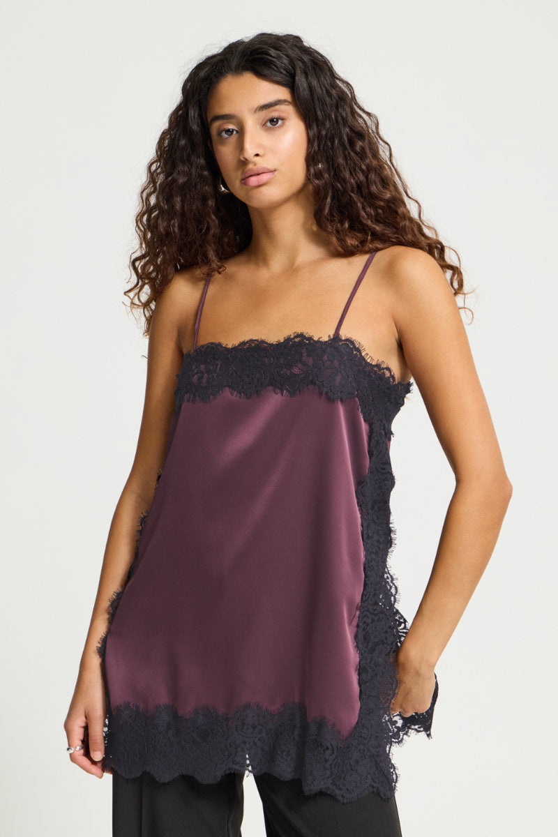 Laccie cami top, plum
