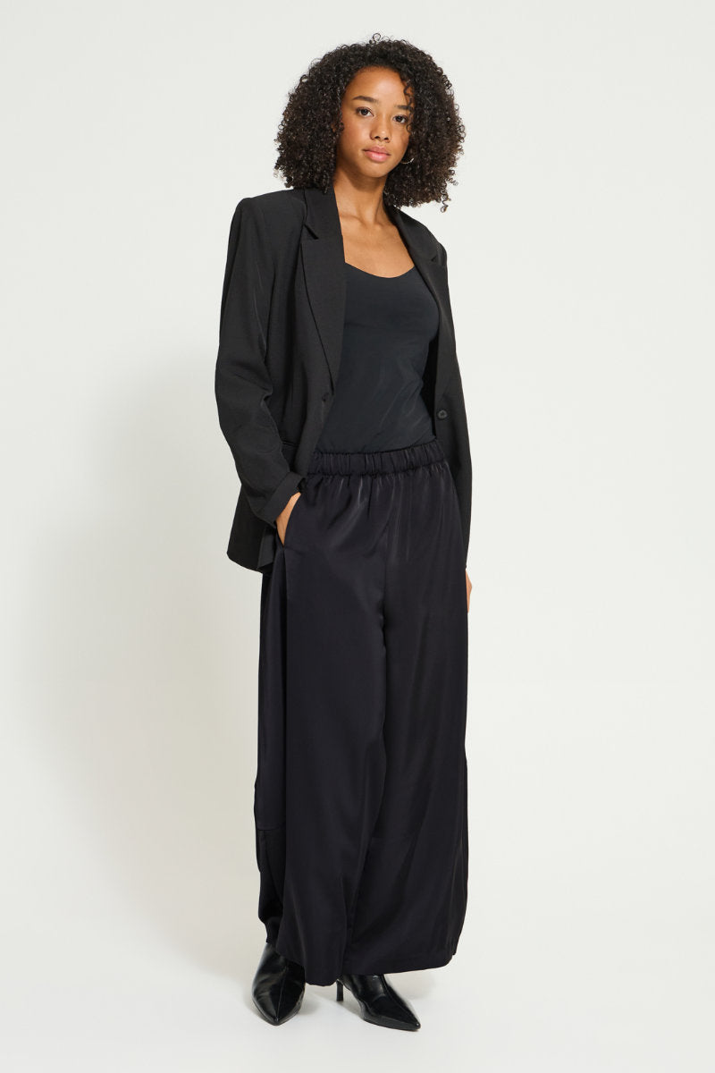 Hartley crop barrel leg, black