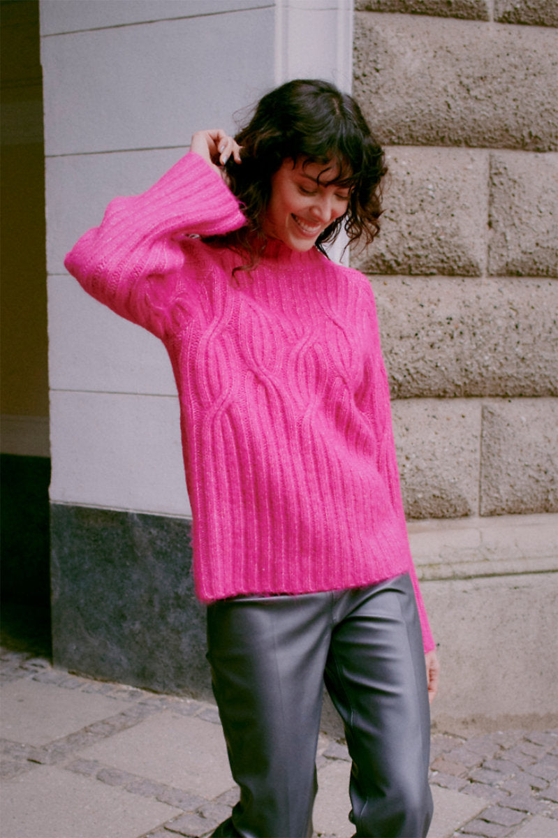 Omicka cable knit jumper, fuchsia