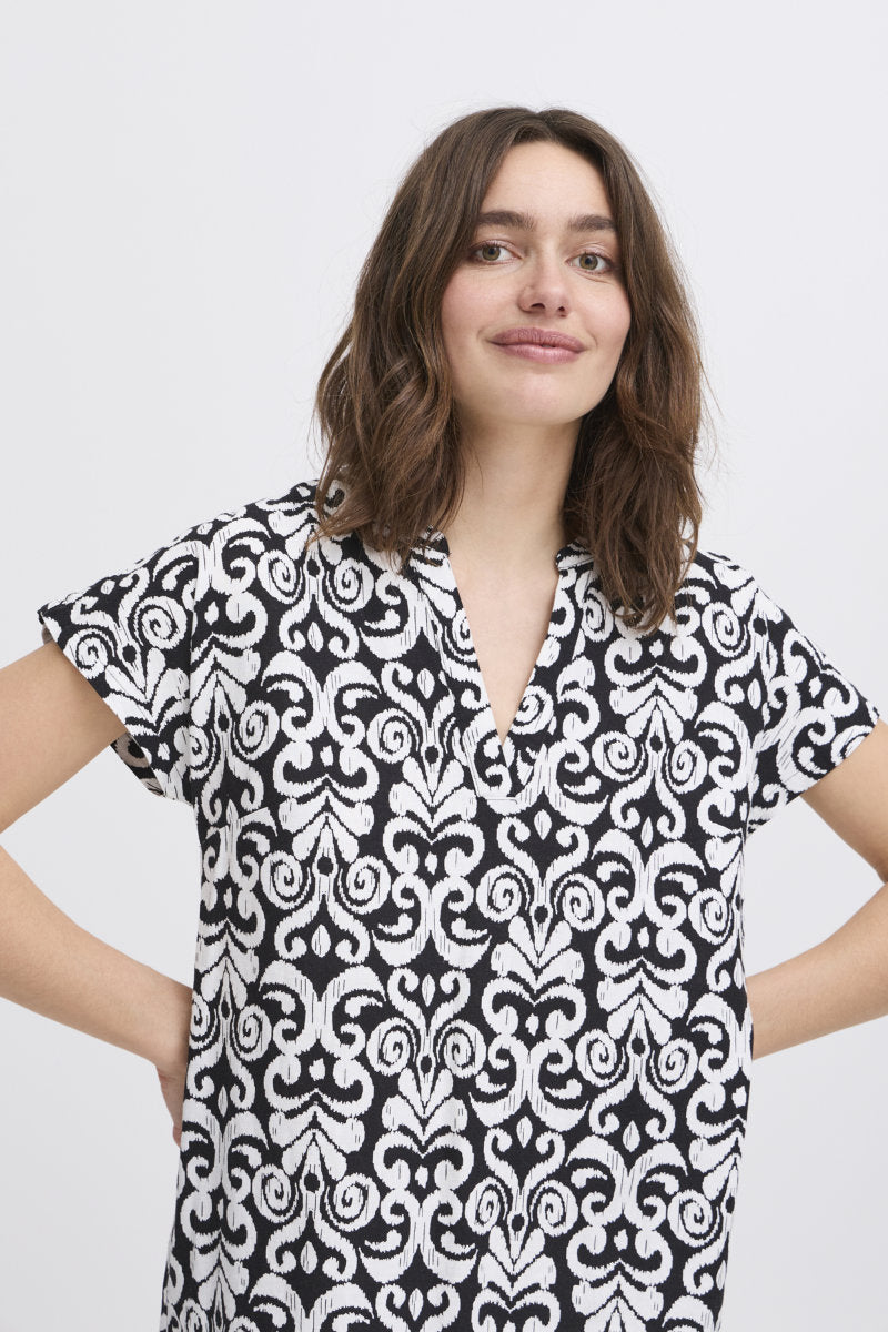 Falakka V neck tunic, black/white