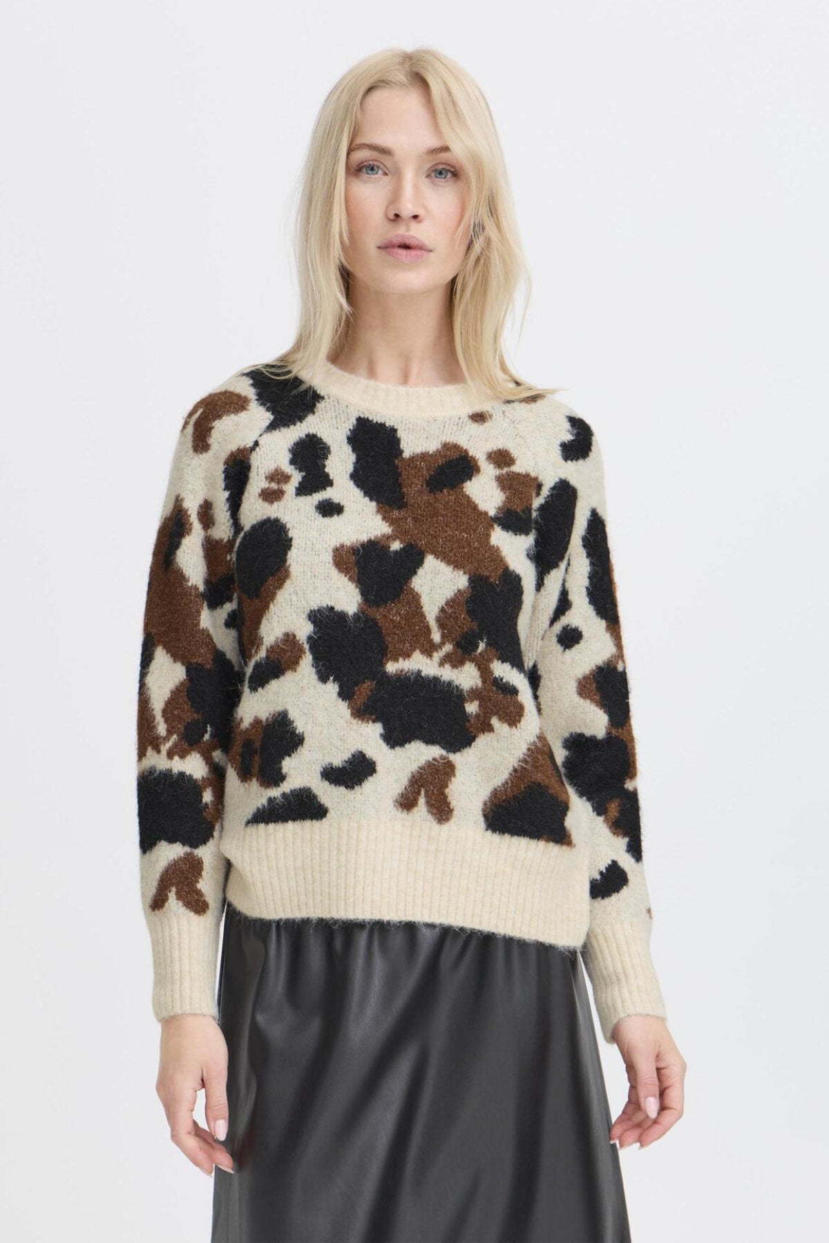 Omea cow jumper, cream