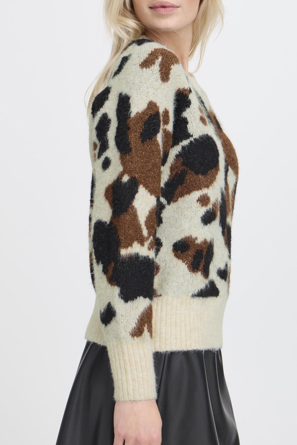 Omea cow jumper, cream