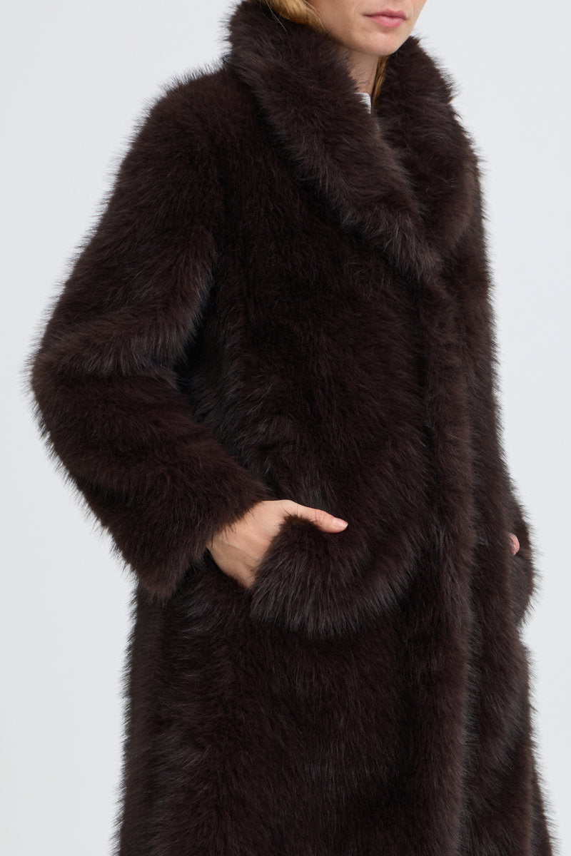Akaja coat, Chocolate