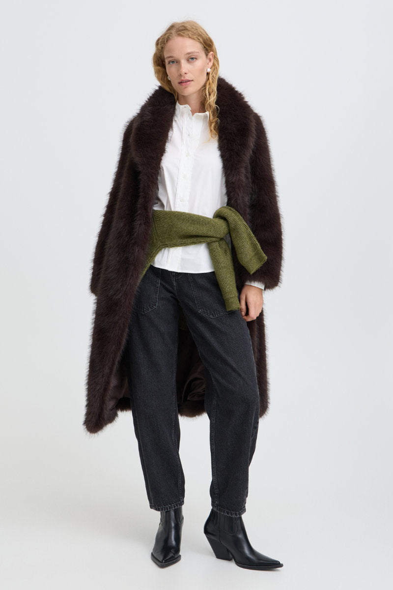 Akaja coat, Chocolate