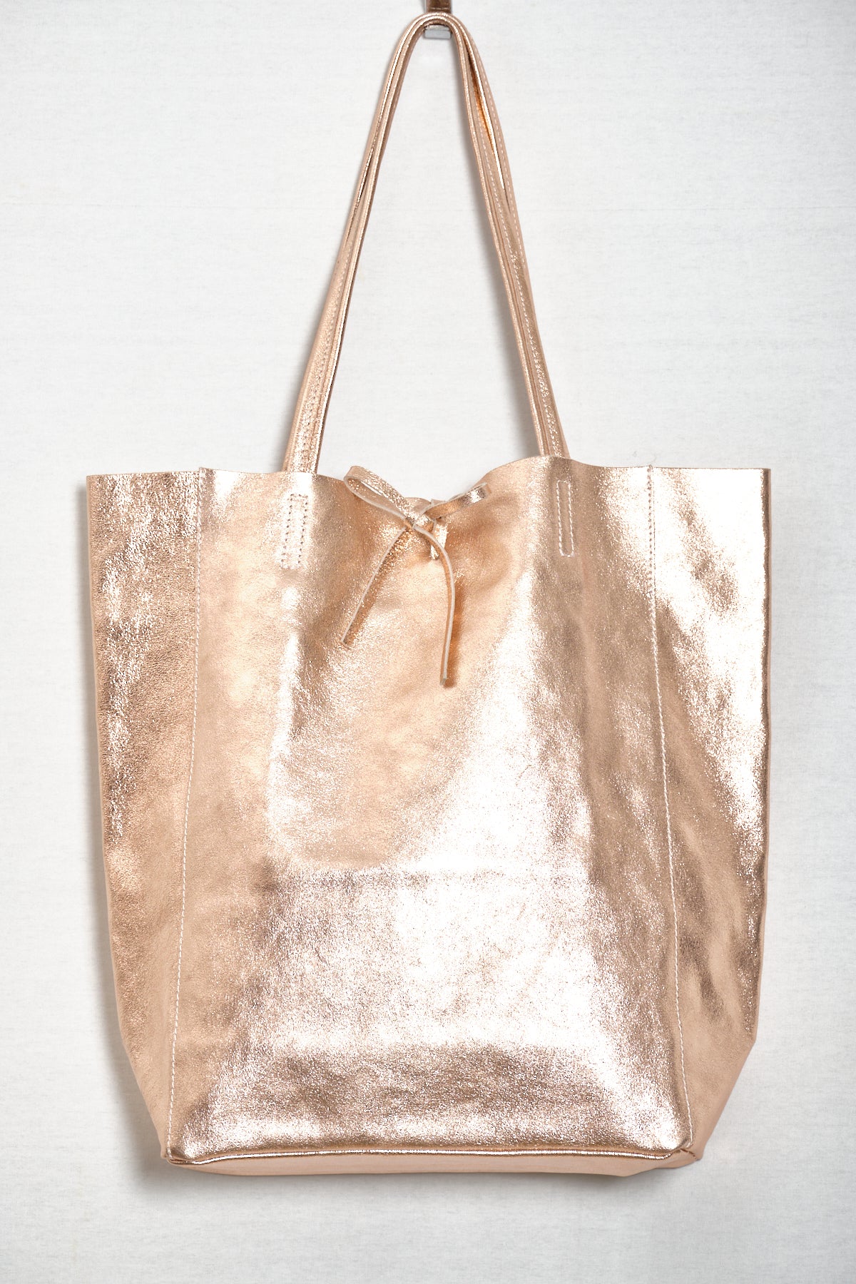 Leather bag, rose gold