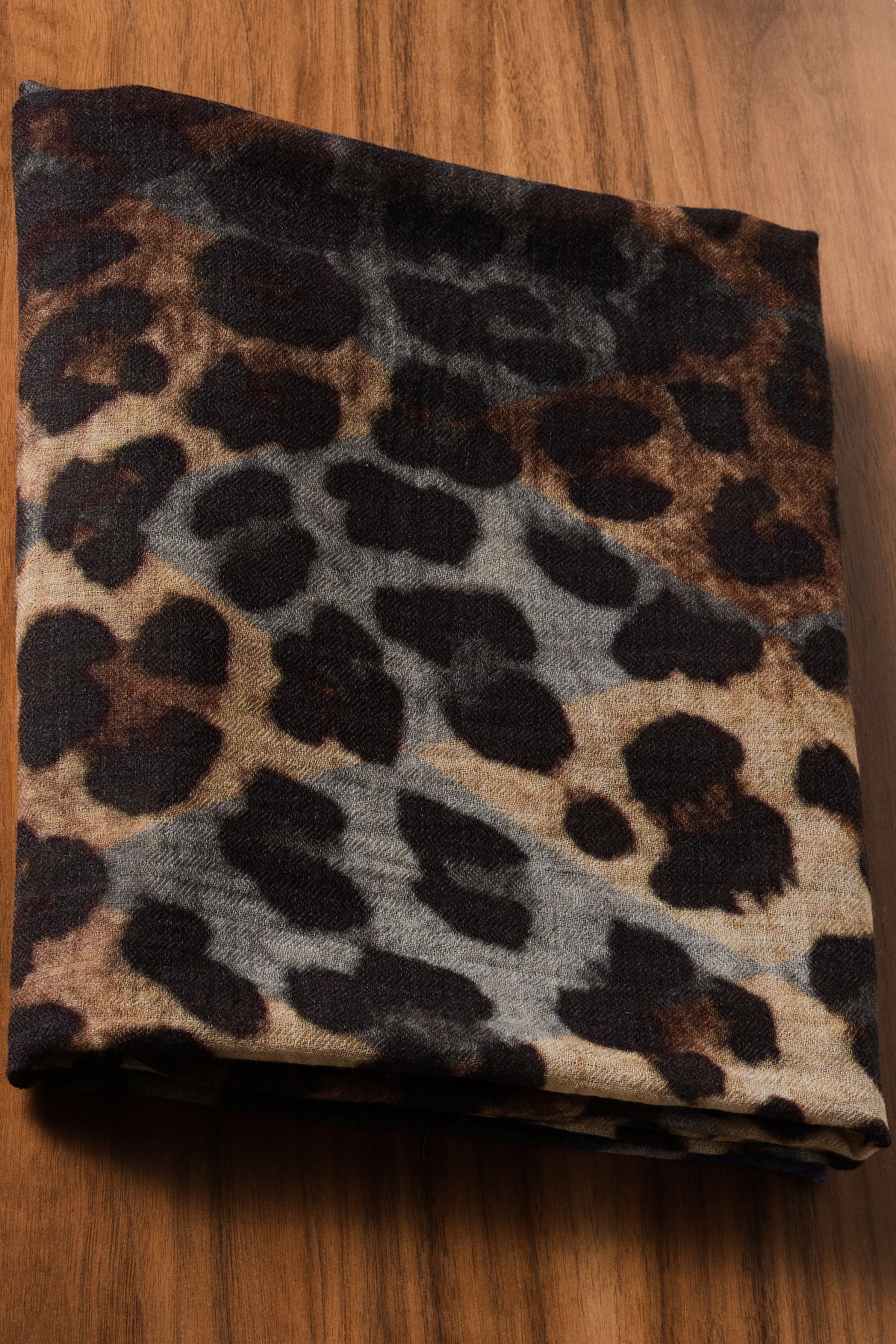 Abstract animal scarf, Green