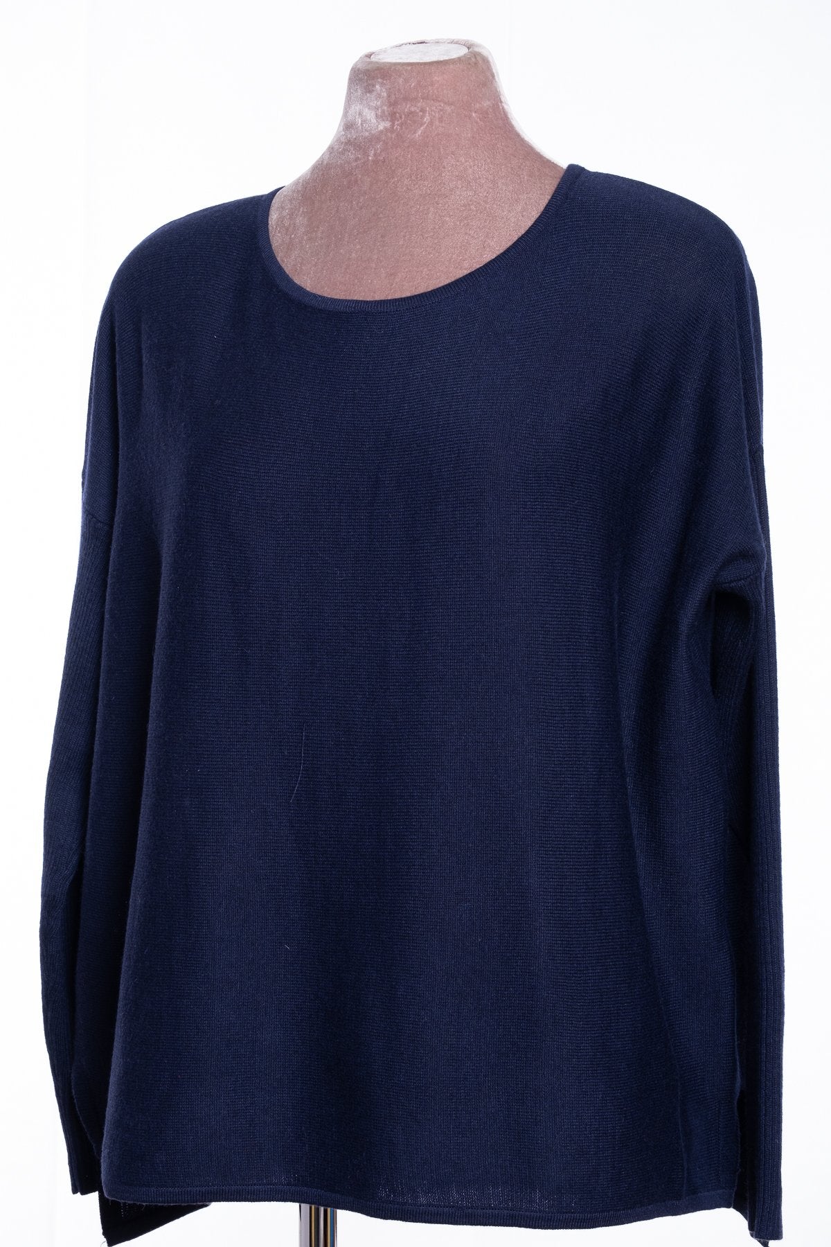 Ginger Toby bow backed jumper, navy, front view