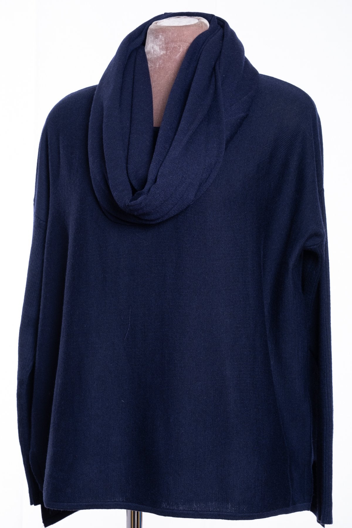 Ginger Toby bow backed jumper, navy, view with snood