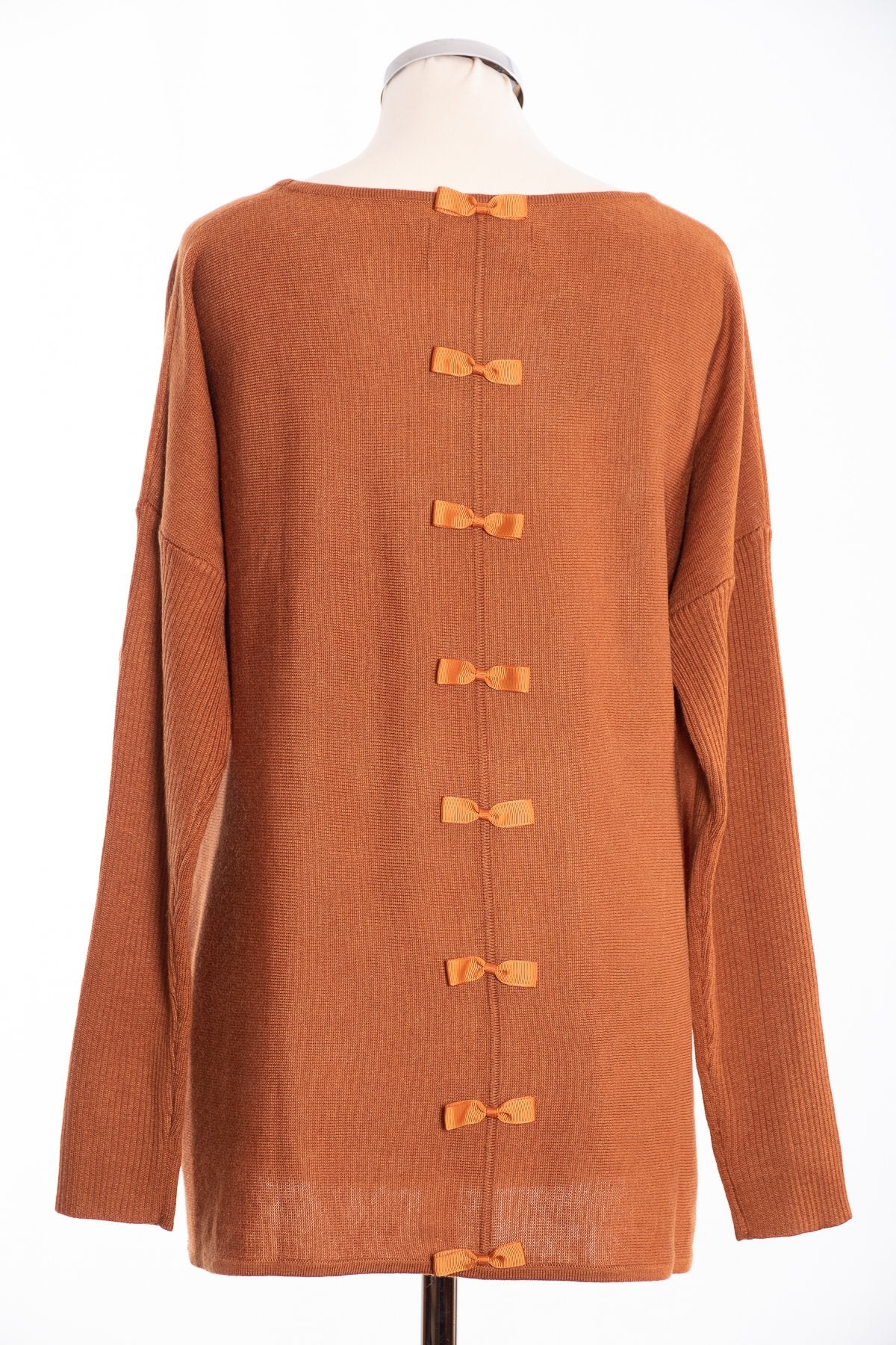 Ginger Toby bow backed jumper, toffee, rear view