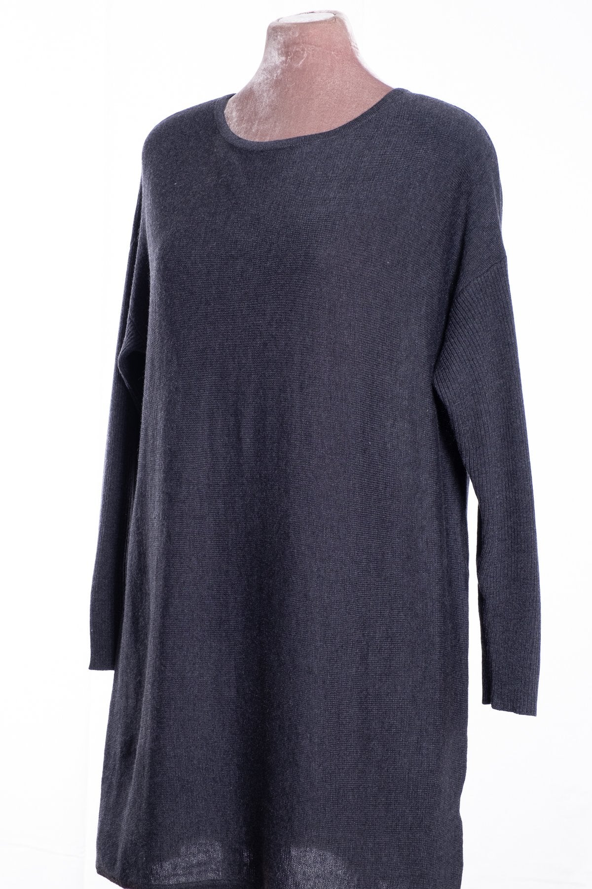 Ginger Toby bow backed tunic, charcoal, front view