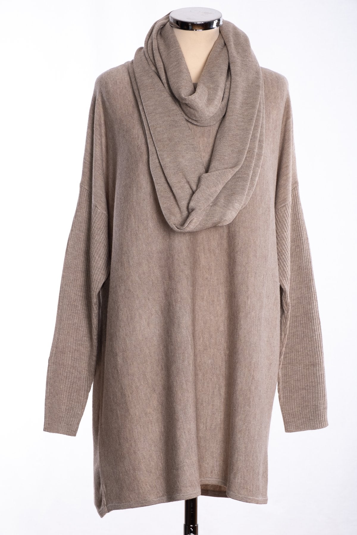 Ginger Toby bow backed tunic, oatmeal, view with snood