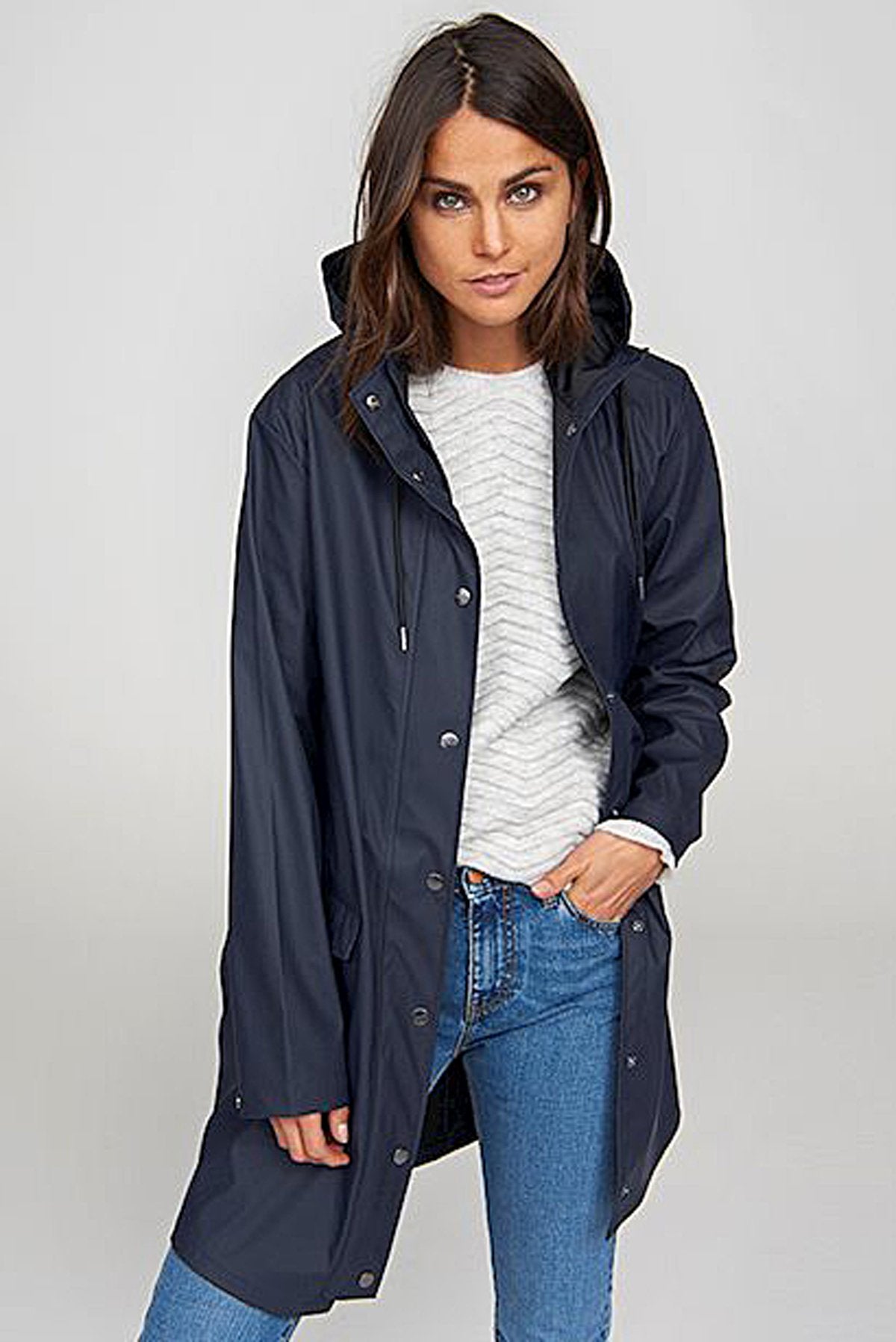 mbyM Fabiola waterproof raincoat, navy, model view