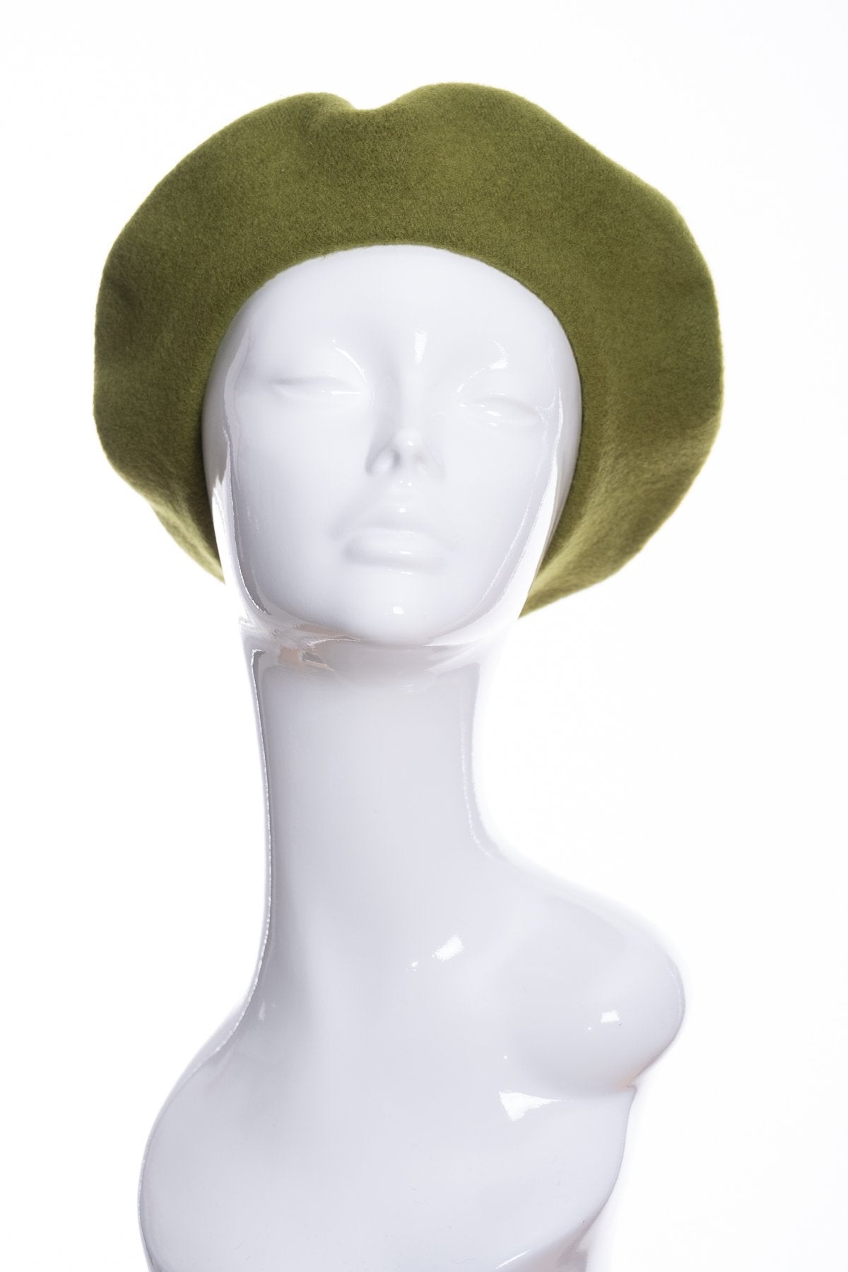 Kopka merino wool classic beret, olive, front view