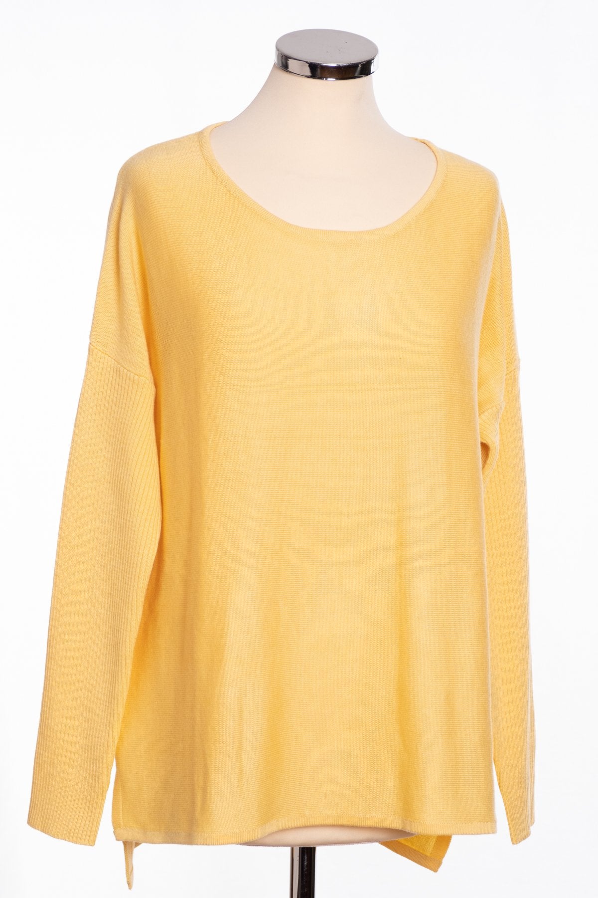 Ginger Toby bow back jumper, primrose, front view