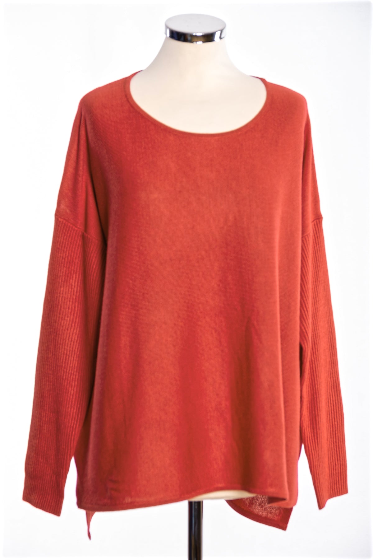 Bow backed jumper, spice